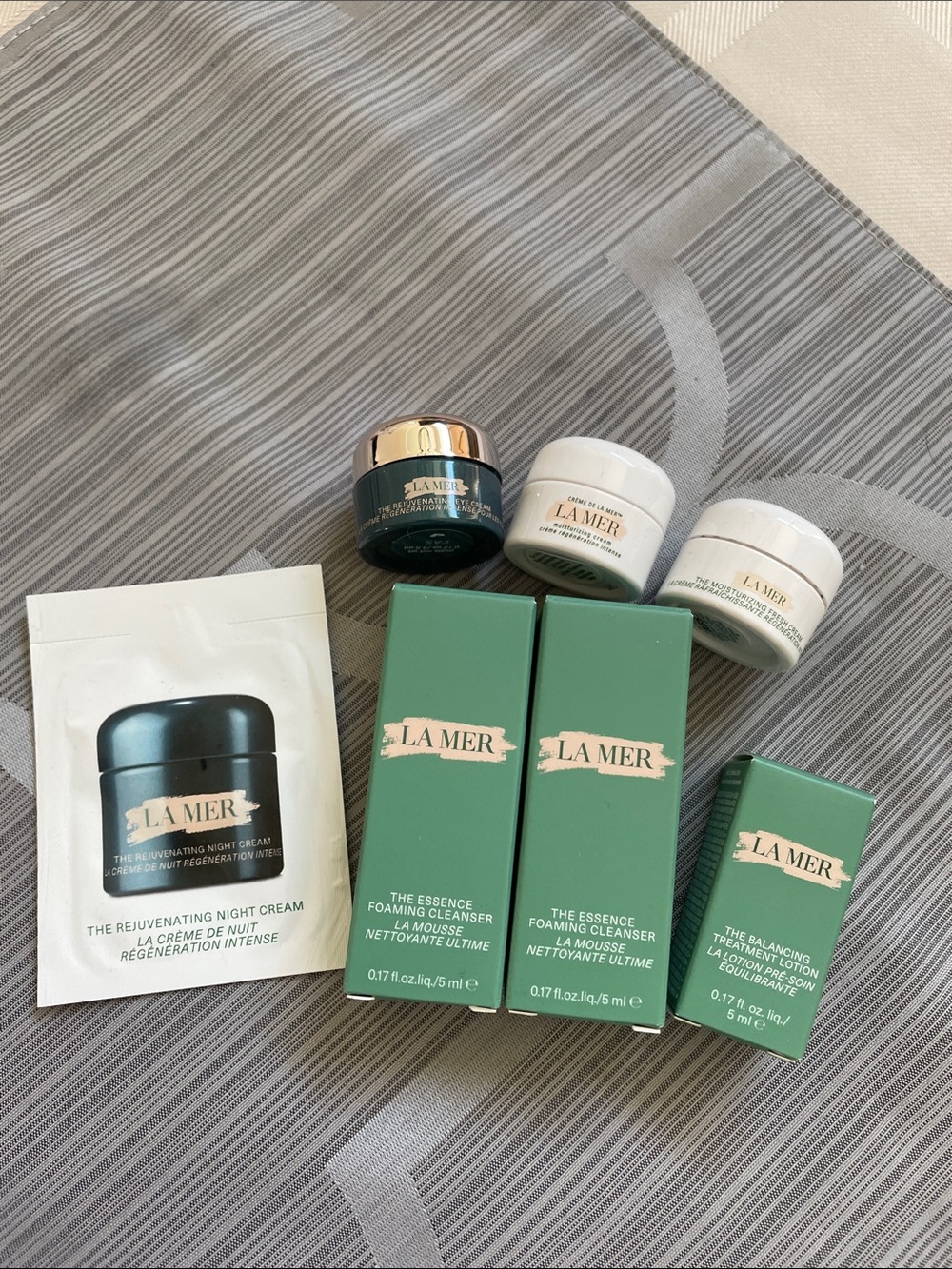 La Mer 7 piece deluxe luxury Skincare Set - includes Creme de La Mer